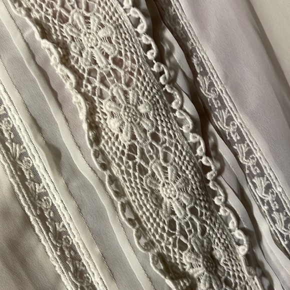 **** Beautiful Sheer cream Sweet Magnolia blouse large - Picture 5 of 5